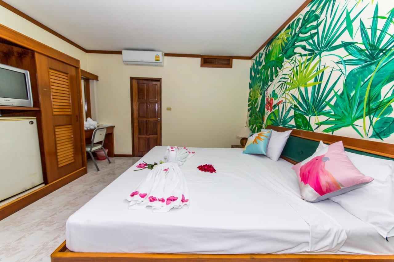 Panda Hotel Patong Exterior foto